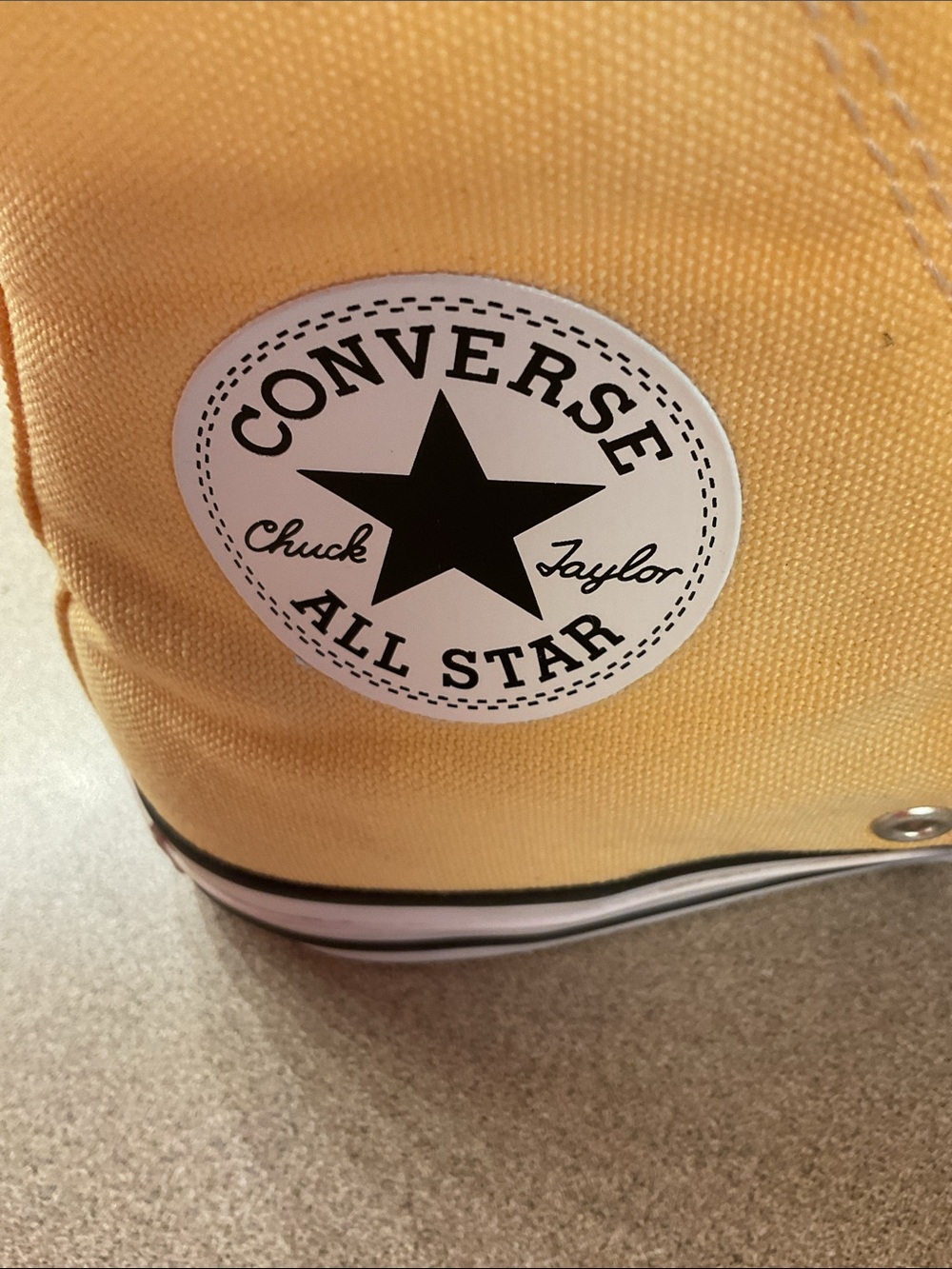 Converse - Picture 2 of 10